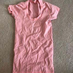 Lululemon scoop neck shirt